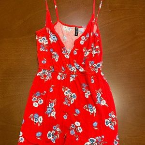 H&M red floral women size 2 romper sundress